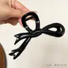 Presilha de Cabelo com Laço de Acrílico para Grande Volume de Cabelo, Presilha Tubarão para Cabelo na Parte de Trás da Cabeça, Presilha Grande Marrom Brilhante para Cabelo