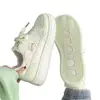 Primavera 2026 Nuevo Estilo Coreano Estilo Universitario Gato Lindo y Pez Suela Gruesa para Exteriores Blancos Zapatos Casuales Transpirables y Casuales