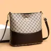 Bolso de Cubo de Cuero Suave Retro Bolso de Hombro Simple de Moda Versátil Bolso Cruzado de Lujo Ligero de Gama Alta Impermeable Resistente al Desgaste