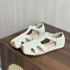 Sandalias Vintage Versátiles de Punta Cerrada para Mujer, Nuevo Estilo Verano 2026, Zuecos Romanos Huecos Transpirables Planos Cómodos de Suela Suave