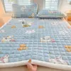 Colchón de terciopelo de leche clase A colchón engrosado funda de cama tapete Kang juego de sábanas de tres piezas protector de cama dormitorio de estudiantes tapete suave