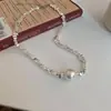 Colar de Pérolas Irregulares Borboleta Estilo Vintage Corrente para Clavícula Versátil Joias de Alto Padrão Atacado para Mulheres