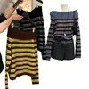 Suéter de tricô listrado de um ombro estilo coreano para mulheres, com toque outono/inverno, suéter macio e "glutinoso", linda peça para usar por baixo, top tomara que caia, cor café, tamanho único