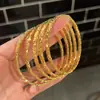 Pulseira de Gelo Triturado Três Lados para Mulheres, Pulseira Anel Sólido Dourado Simulado, Joias de Ouro Areia de Luxo Leve Nicho de Alta Qualidade
