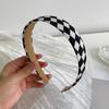 Diadema de Esponja Estilo K de Tablero de Ajedrez Simple Rayas Blancas y Negras Tocado Ancho Haz de Cabello Anudado Agujero para el Cráneo Cuerda para el Cabello para Mujeres