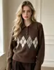 Suéter de punto de otoño nuevo para mujer, estilo artístico europeo y americano, con patrón de diamantes, cuello vuelto, talla grande, adelgazante, con cuello de hombro recto