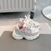 Zapatos Deportivos de Moda para Niñas 2026 Primavera/Otoño Nuevos Transpirables para Correr Zapatos Tipo Papá para Niños Pequeños de Malla Casuales