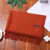 Bufanda de cachemira sintética 35 cm cepillada color liso gruesa larga toalla otoño e invierno sin bolitas borla chal para mujer venta directa de fábrica