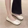 Sapatos de Couro Plissado Estilo Francês para Mulheres, Novo Modelo Primavera/Verão 2026, Sola Macia, Antiderrapante, Mocassins Slip-On Confortáveis