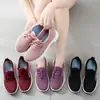 Zapatos Deportivos para Mujer 2025 Primavera y Otoño Nuevos Zapatos para Mamá Zapatos Casuales para Mujer para Caminar Correr Zapatos Tejidos Fly Dropshipping