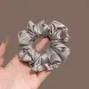 Scrunchie de cetim com pérolas, requintado e doce, estilo coreano, elástico de cabelo simples e versátil, acessório de cabelo durável e que não danifica