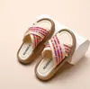 Zapatos para Niñas Pantuflas Cruzadas Infantiles Nuevo Estilo Primavera/Verano 2025 Niña Pequeña Niño Mediano y Grande Estilo Coreano Zapatos de Playa Sandalias