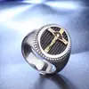 Jinziying joyería personalidad retro cruz acero de titanio para hombre colgante venta al por mayor