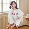 Pijamas de lã para atacado, prontos para envio, para mulheres, conjunto de inverno com mangas compridas e calças compridas, lã de seda e lã, live-streaming, vestuário doméstico feminino transfronteiriço