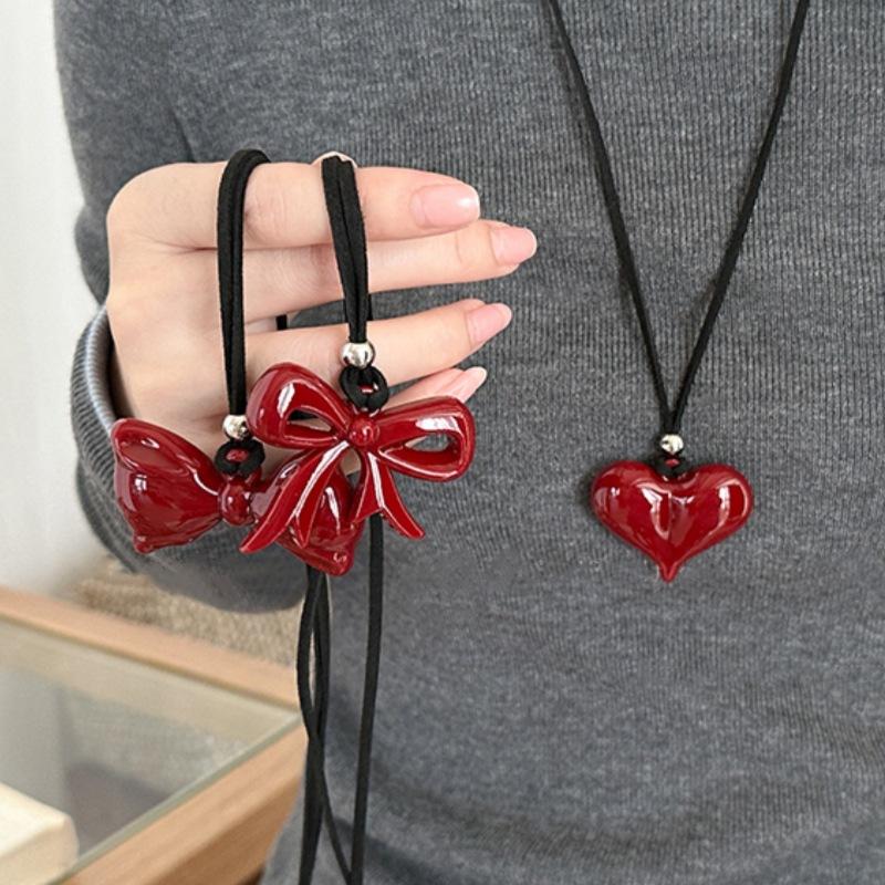 2409160 (1) 安可拉红蝴蝶结项链女2024新款极简