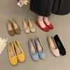 Sapatilhas Aumentadoras de Altura Femininas 2025 Novo Estilo Francês Sapatos Mary Jane de Salto Baixo Camurça Vermelho Solado Macio Sapatos de Vovó