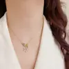 Moda de Nicho Lujo Ligero Zircón Pétalo Gota de Agua Colgante Collar Exquisito Versátil Diseño Súper Brillante Cadena para Clavícula Mayoreo
