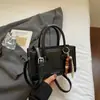Bolso de Mano de Nicho Tendencia Estilo Coreano para Mujer 2026 Nuevo Modelo Bolso Cruzado de Lujo Ligero Bolso de Hombro de Nicho Retro de Moda Tendencia
