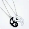 Collar con colgante de Yin y Yang en blanco y negro con costuras de Tai Chi y chismes de mejores amigos transfronterizos de Amazon