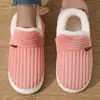 Sapatos de algodão de geração transfronteiriça inverno 2024 novo calçado externo raiz de bolsa forrado com fleece interno quente sola grossa chinelos de algodão atacado