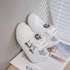 Zapatos Blancos para Niños 2025 Otoño Nuevos Zapatos Deportivos para Niños Tenis de Moda para Niñas Zapatos Casuales Versátiles para Estudiantes Tendencia