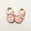 Tênis Esportivos da Moda para Meninas 2026 Primavera/Outono Novos Leves Versáteis para Crianças Tênis de Treino Alemães Sapatos Casuais com Flores para Bebês