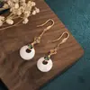 Nuevos Pendientes con Borla de Jade Blanco de Hebilla de Seguridad Diseño de Estilo de Corte Adelgazante para Rostro Redondo Ornamentos para Orejas Azul Quemado con Esmalte Cloisonné