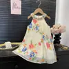 Vestido de Verão para Meninas 2026 Novo Estiloso Vestido Princesa Infantil com Bordado Floral, Vestido de Alcinha para Férias para Meninas