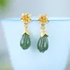 Plata S925 chapada en oro Jade Hetian Jaspe flor de magnolia temperamento retro pendientes de alta calidad pendientes