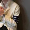 Cárdigan de punto a rayas japonesas con bloques de color, suéter de cuello redondo para hombre, corte ajustado, moda moderna, estilo BF, ropa exterior, suéter con botones