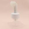 Cepillo de silicona blanco de 43 dientes, bomba de espuma, cabezal en forma de corazón, bomba de resorte incorporada, bomba de espuma de mousse a presión a presión