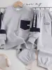 Conjunto de moda de otoño estilo coreano para niños Beikefei, sudadera holgada informal y pantalón de chándal, traje deportivo para niños mayores, ropa de otoño
