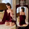 Conjunto de Pijama Sexy Retro Feiyun de Veludo com Renda Costurada Saia de Suspensório Robe Externo Conjunto de Duas Peças Multicolor Opcional 777