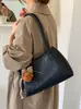 Yuezhi 2026 bolso cruzado de alta gama para principios de otoño, bolso de hombro de moda para el trabajo, bolso de axila, bolso de mano de gran capacidad