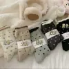 Meias Quentes de Lã Australiana para Mulheres, Meias de Cano Médio, Estilo Outono e Inverno, Espessadas e Forradas com Fleece, Meias de Dormir com Bolinhas, Meias Longas de Pelúcia para o Inverno