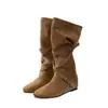 Nueva colección de otoño 2026 para mujer: Botas de tacón alto retro, versátiles y adelgazantes con diseño de hebilla de cinturón, perfectas para usar en capas