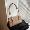Bolso de Mujer 2025 Nuevo Bandolera de Hombro Bolso Cuadrado Pequeño Popular en Internet Coreano Bolso Sobaco Estilo Occidental Retro Bolso General Combinable