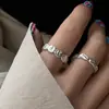 Anillo Nuevo de Hojalata Plegada Cóncava y Convexa Brillante para Mujer, Diseño Simple de Nicho, Anillo Versátil para Dedo Índice Abierto de Ins