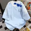 Camiseta Básica de Manga Curta Gato Americano Fofo Campus 2025 para Mulheres Verão Três Listras Algodão Puro Criativa Versátil