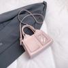 Bolsa Boston Satchel Estilo Coreano para Mulheres Nova Coleção Primavera/Verão 2025 Moda de Nicho Simples Uma Alça Transversal Pequena Quadrada