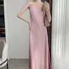 Nuevo Vestido de Verano 2024 para Mujer con Escote en V y Tirantes Falda Larga Elegante de Satén Color Sólido Versátil