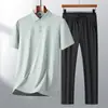 Conjunto de roupas de verão masculinas de alta qualidade, roupa estilosa de pai, camisa polo com gola, calças casuais masculinas frescas de seda gelada