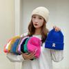 Nuevo estilo de sombrero para mujer, moda para todo tipo de combinaciones, gorro de punto con cara visible, gorro de lana ajustado para estudiantes, gorro cálido de color caramelo para otoño e invierno.