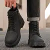 Botas de Trabalho Antiderrapantes de Couro Macio Impermeáveis de Cano Alto Estilo Britânico Preto para Homens Plus Size Botas Casuais de Couro