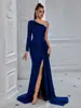 Fornecimento exclusivo transfronteiriço para a Europa e América: vestido de noite longo de manga comprida de um ombro só, vestido longo justo plissado estilo sereia com fenda lateral, vestido de festa