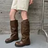 Botas de Pierna de Pantalón Chica Picante~Otoño/Invierno 2026 Botas Largas de Suela Gruesa que Aumentan la Altura Botas de Caña Alta con Hebilla para Mujer Botas de Caballero Occidentales Apiladas