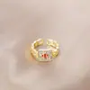 Anillo de apertura en forma de serpiente con microincrustaciones de diamantes completos, anillo de pez pequeño exquisito de alta gama para mujer, joyería de mano versátil y de moda simple