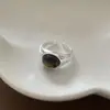 Anillo de Metal Liso con Piedra de Ojo de Tigre Vintage de Nicho con Acabado de Alta Gama, Lujo Ligero, Versátil, Moderno Anillo para Dedo Índice, Banda de Anillo Abierta para Mujer