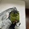 2026 Verano Nuevo Esquema de Colores de Moda Simple Casual Versátil Mochila Ligera para Senderismo al Aire Libre Viajes Hombro Único/Doble Cruzada