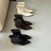 2025 Novo Outono e Inverno Bico Fino Moda Nicho Francesa Salto Grosso Botas Curtas Branco Botas Femininas